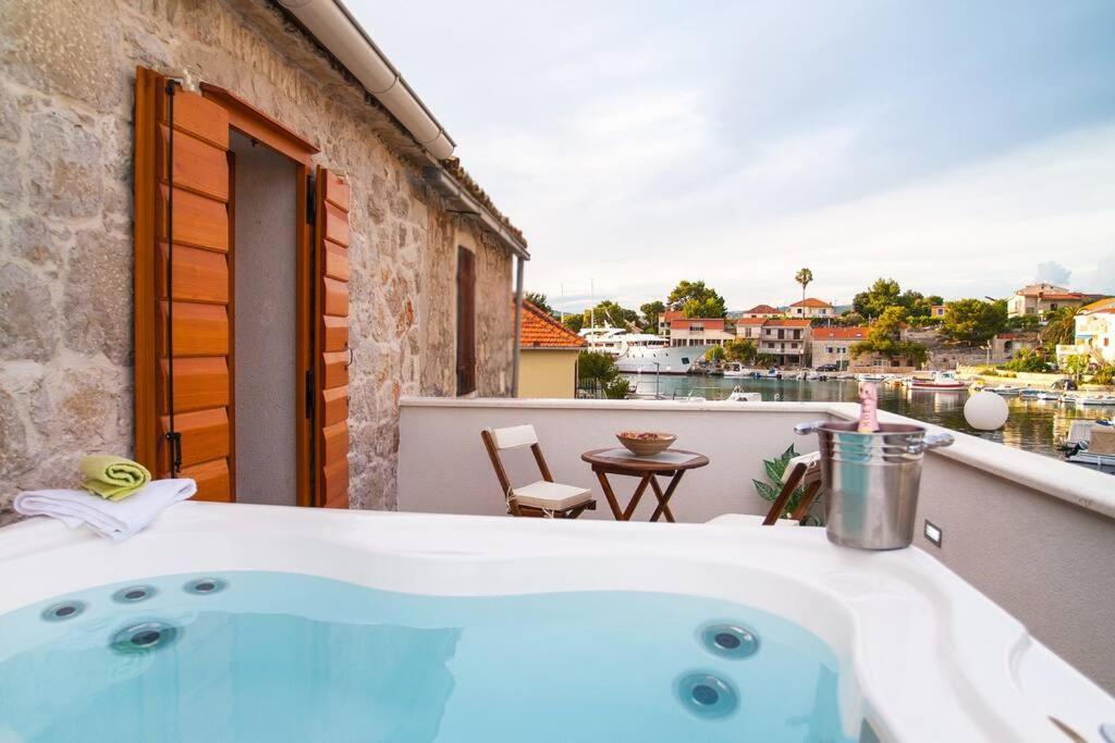 Luxury Stone House Amfora Apartment Razanj Exterior photo
